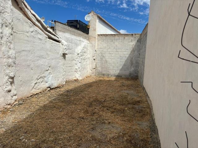 Venta de terreno urbano en centro de Caparacena. photo 0