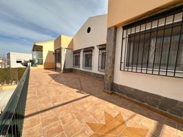 Venta de gran Chalet en pleno centro de La Zubia photo 0
