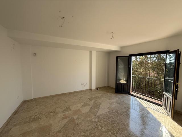 Espectacular piso en venta en La Zubia. photo 0