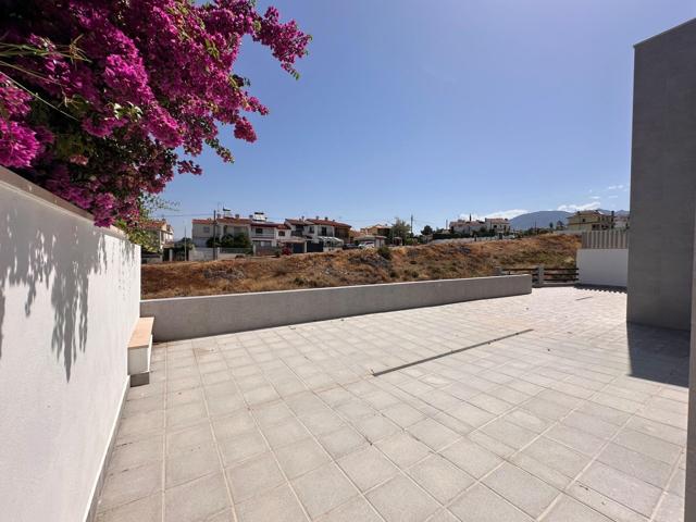 Chalet a estrenar en La Zubia photo 0