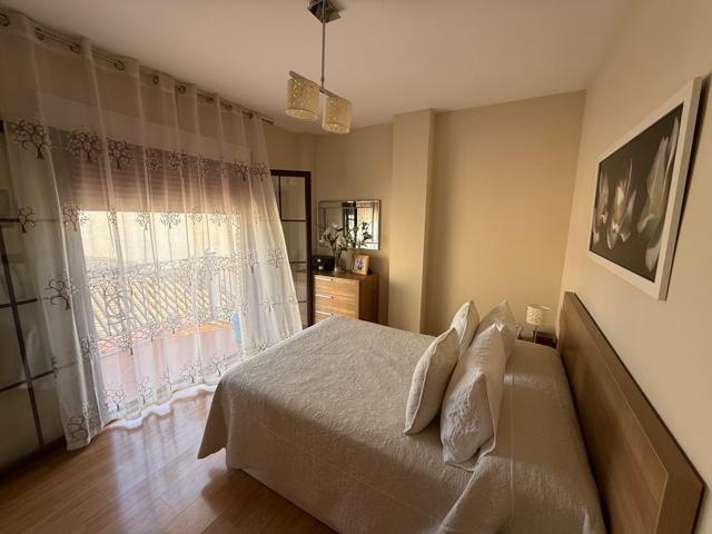 Venta de espectacular piso en el centro de La Zubia. photo 0