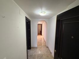 Venta de piso en el centro de La Zubia photo 0