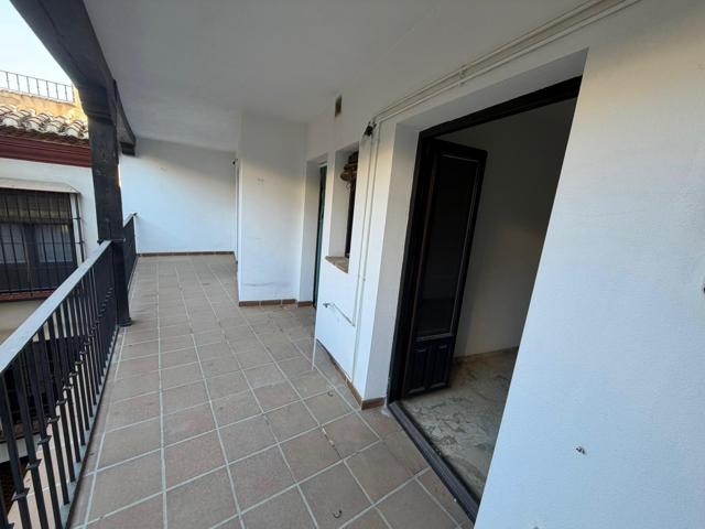 Venta de piso en el centro de La Zubia photo 0