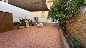 Venta de casa en Huétor Vega photo 0