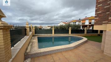Venta de chalet en Cajar photo 0