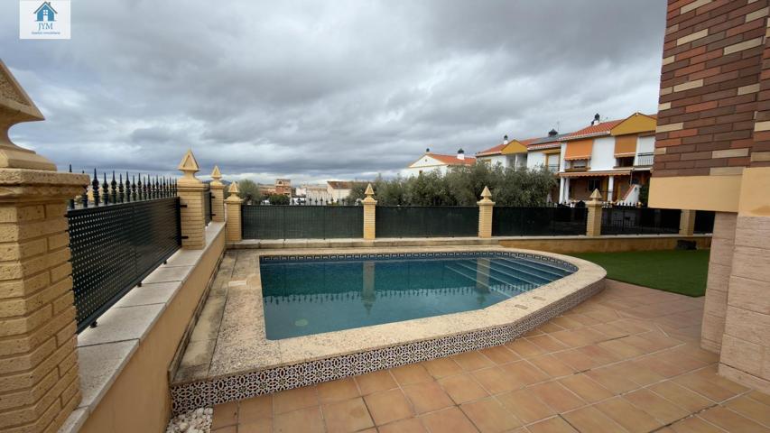 Venta de chalet en Cajar photo 0