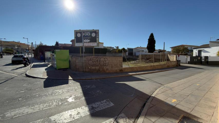 Venta de parcela urbana en el centro de La Zubia photo 0