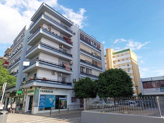 Piso en venta en Avenida Eduardo Dato photo 0