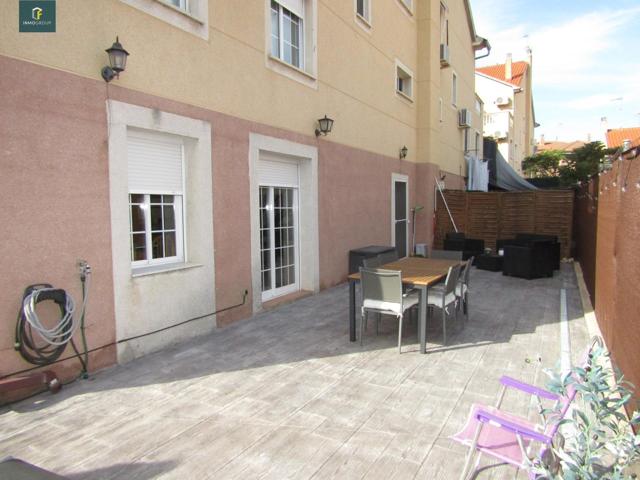 Chalet en venta en Loeches photo 0