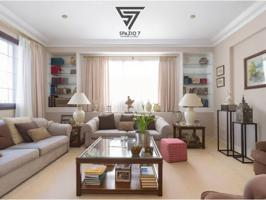 Ideal para familias grandes, profesionales independientes o quienes necesitan espacio de verdad en Moya. photo 0