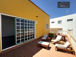 Chalet independiente en Candelaria – Tradición, mar y espacio para vivir sin prisas. photo 0