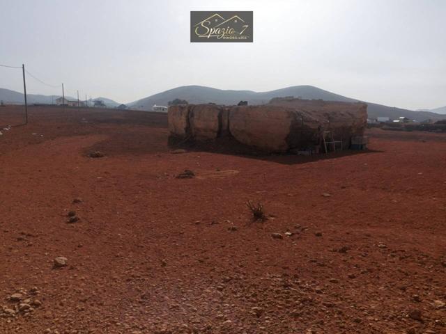 Oportunidad única en Puerto del Rosario – Terreno rústico de 17.434 m2 con vivienda catalogada photo 0