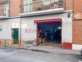 Nave industrial en pleno corazón del barrio Lucero- Latina. Opción trasteros o garaje. photo 0