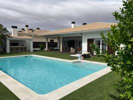 Chalet unifamiliar en venta en El Señorío de Illescas photo 0