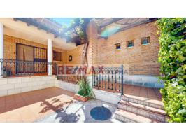 Estupendo chalet de 2 plantas con piscina, jardín, terrazas, porche y huerto que seguro que captará su interés en visita photo 0