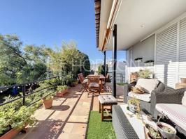 Exclusiva casa con jardín y piscina en la urbanización Mas Mel(Calafell) photo 0
