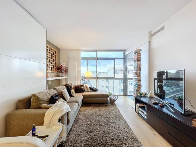 FANTÁSTICA VIVIENDA DE LUJO CON BALCÓN, PISCINA COMUNITARIA y TRASTERO EN POBLENOU photo 0
