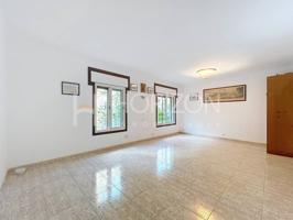 PISO GRANDE A REFORMAR CON MUCHAS POSIBILIDADES EN CARRER VALENCIA photo 0