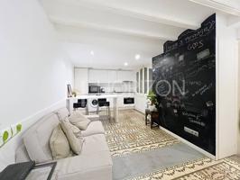 Piso totalmente reformado con balcón en el corazón del Gótico photo 0