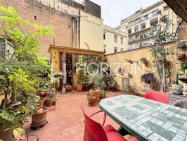 Encantador piso con carácter y terraza en el corazón de Gràcia photo 0
