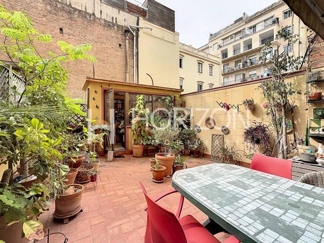 Encantador piso con carácter y terraza en el corazón de Gràcia photo 0