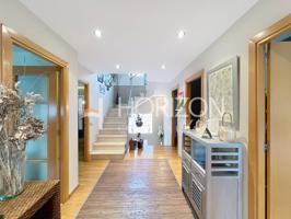 ESPECTACULAR CASA CON PISCINA Y JARDÍN EN CORBERA DE LLOBREGAT! photo 0