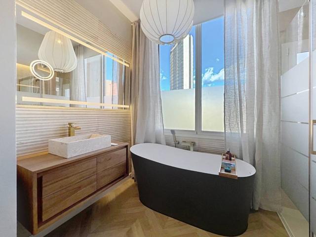 Piso de lujo ubicado en una de las zonas más prestigiosas de Barcelona: Enric Granados – París. photo 0