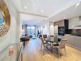 Luminoso piso totalmente reformado con terraza en finca rehabilitada de 1972 con ascensor. photo 0