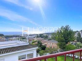 Casa pareada con jardín privado y vistas al mar photo 0