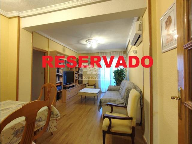 Estupendo piso con terraza y 3 dormitorios para entrar a vivir photo 0