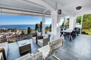 Casa en zona privilegiada en Benalmadena Pueblo con vistas, parking, jardin y piscina photo 0
