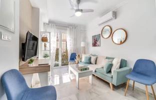 ¡Apartamento en planta baja en pleno centro de Fuengirola, a pasos de la playa! photo 0