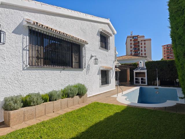 Magnifica villa situado en Fuengirola, en la zona Sohail. photo 0