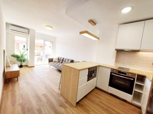 Apartamento reformado y con vistas al mar photo 0