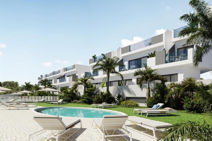 Unifamiliar Pareada En venta en Lago Jardin, Torrevieja photo 0