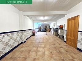 Casa en el centro de Vilamarxant con gran garaje y lista para entrar a vivir photo 0