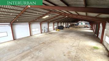 Nave industrial de 2.500 m² en Lliria con acceso camiones, oficinas y zona de carga photo 0