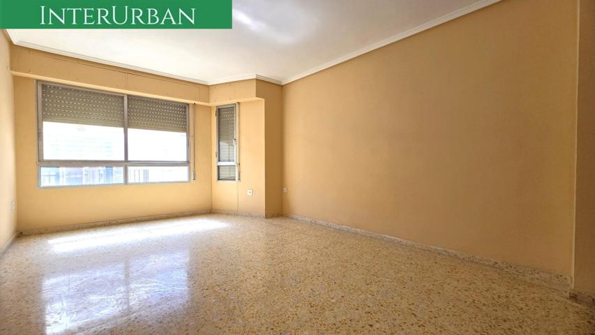 EXCLUSIVA INTERURBAN – Piso amplio y luminoso en Llíria, zona San Francesc photo 0
