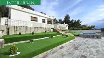Chalet independiente en Casinos con vistas espectaculares, piscina y zona de frutales photo 0