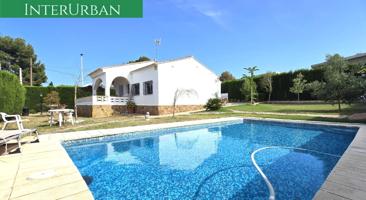 Precioso chalet con piscina privada y vistas despejadas en Llíria – ¡Luz, espacio y privacidad! photo 0