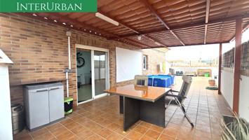 Ático dúplex en exclusiva con gran terraza, buhardilla y garaje en La Pobla de Vallbona photo 0