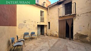Oportunidad - Gran casa de pueblo con patio y buhardilla en el centro de Gátova photo 0