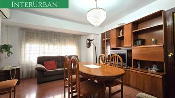 Amplio piso con 4 habitaciones y ascensor junto a Mura – Llíria photo 0