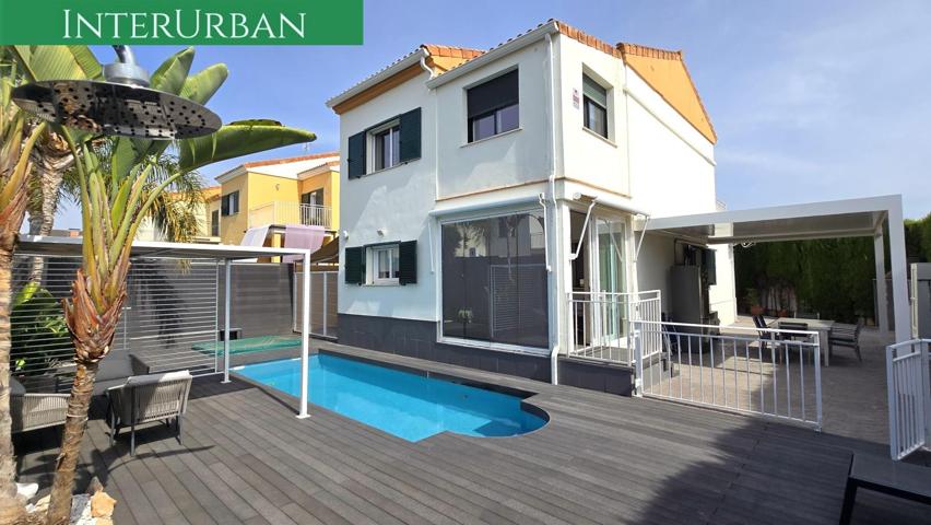 Vivir con estilo en Llíria: chalet moderno con piscina, sauna y acabados de alta gama photo 0