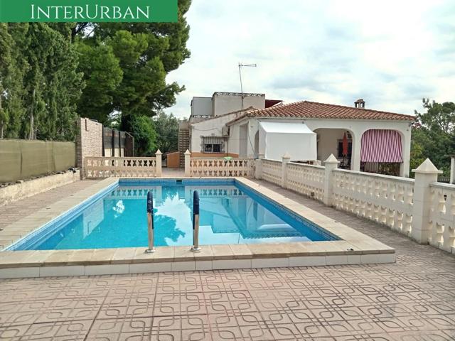 Tu refugio en Llíria: amplio chalet con vistas, piscina y zona ajardinada photo 0