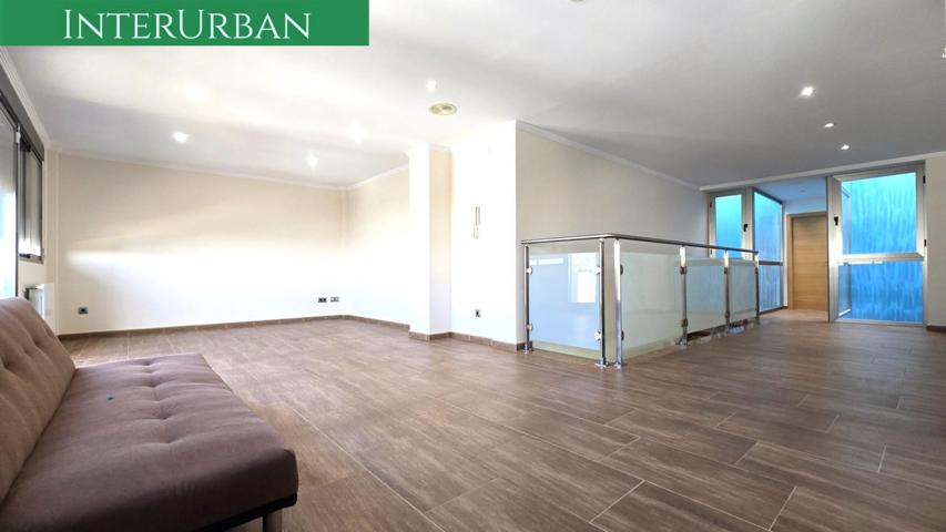 Vivir con confort en Casinos: casa moderna con jacuzzi, sauna y eficiencia solar photo 0