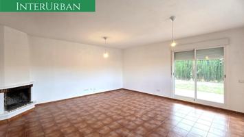 Urbanizacion Vall de Lliria - Chalet de 3 dormitorios con piscina y jardín privado en Vall de Llíria. photo 0