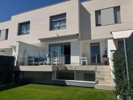 VENTA DE ADOSADO EN BOADILLA DEL MONTE photo 0