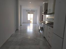 apartamento de 2 habitaciones en el centro de Tomares photo 0
