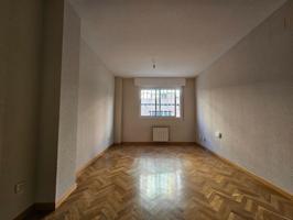 Piso En venta en Puerta del ángel photo 0